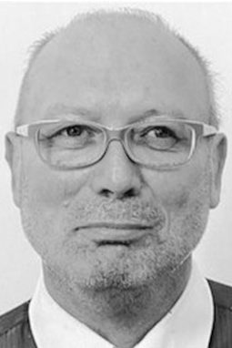 walter trezek-Logistic-natives
