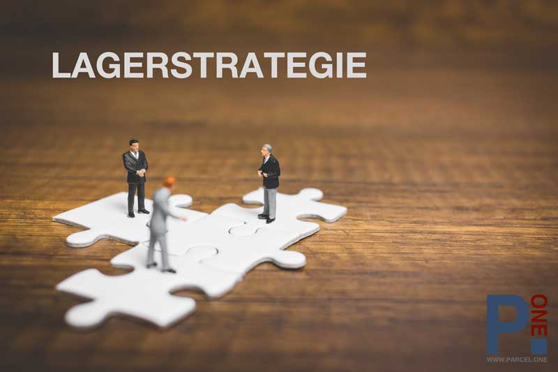 vecteezy_miniature-businessmen-standing-on-jigsaws-with-a-wooden-background-business-concept_2135100